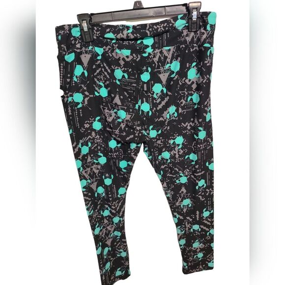 LuLaRoe Tall and Curvy Minnie mouse leggings - Picture 2 of 6